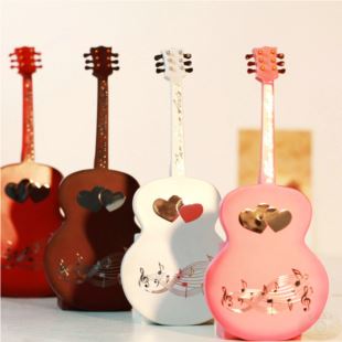 台湾万山心心相印图案吉他它八音盒音乐盒家居日用摆件创意生日礼物品送男女生