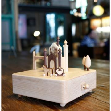 台湾jeancard枫木木质城堡马车旋转八音盒音乐盒创意七夕情人节生日礼物